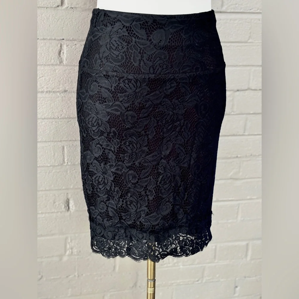 Lyssse  black floral lace pencil skirt  S